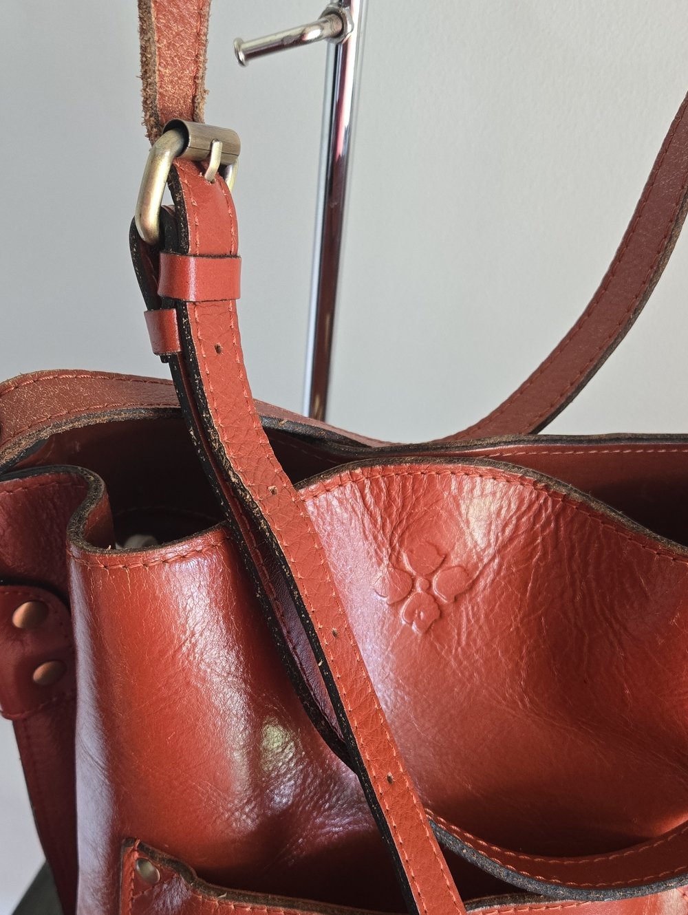 Patricia Nash Lavello Leather Bucket Bag - Rust Brown/Gold Lining - Picture 5 of 13